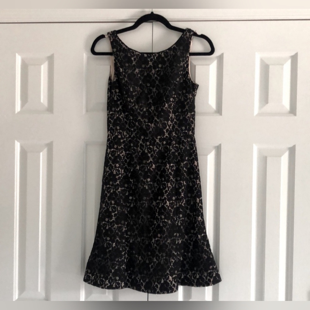 White House Black Market-Fit & Flare Flattering Fit Black Lace Dress-Sz-6-EUC!